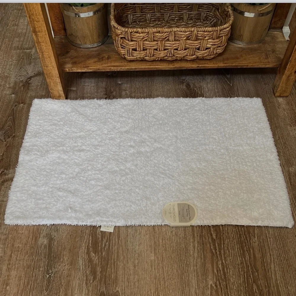 Threshold Reversible performance plus reversible bath rug 20”x34” white